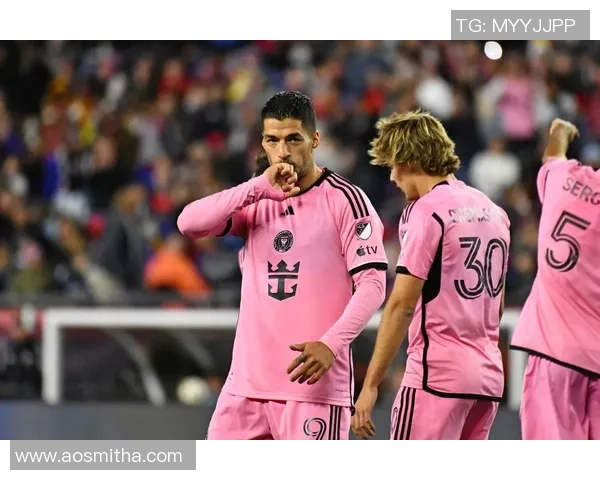 足球明星人纹身贴的魅力与个性展现让你成为球场上的焦点