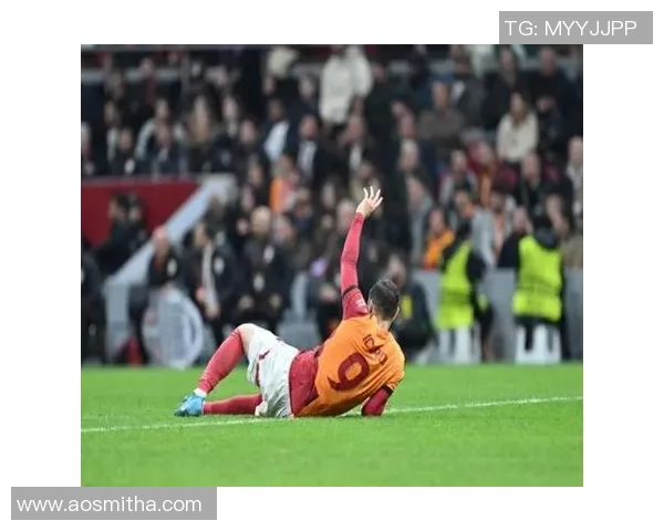 足球明星因半月板手术缺席赛季重要比赛球迷期待其复出表现